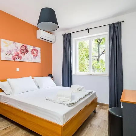 Nona's Paradise - Free Parking