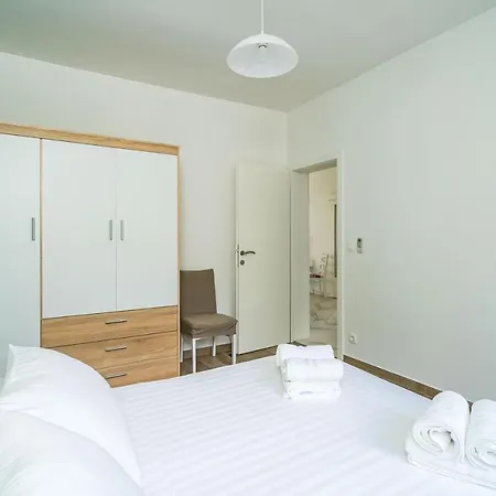Nona's Paradise - Free Parking Apartment *