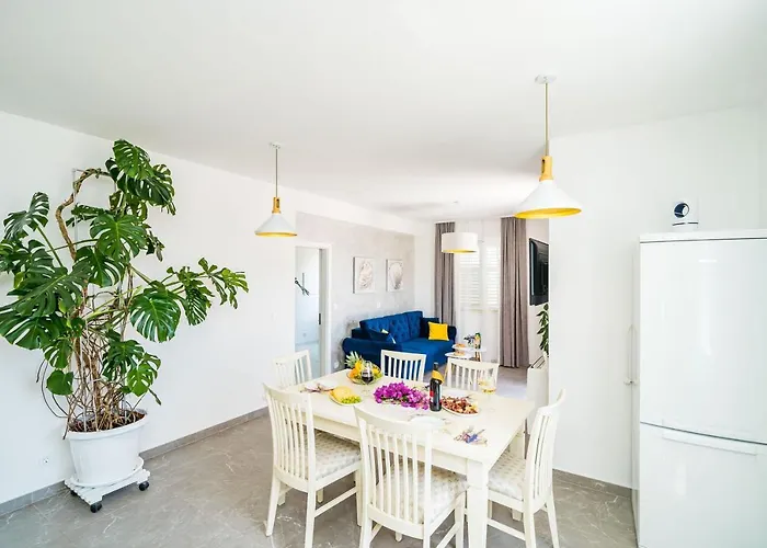 Nona's Paradise - Free Parking